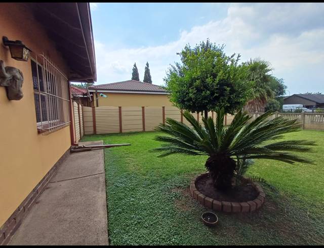 3 BEDROOM HOUSE FOR SALE IN VANDERBIJLPARK SE 6